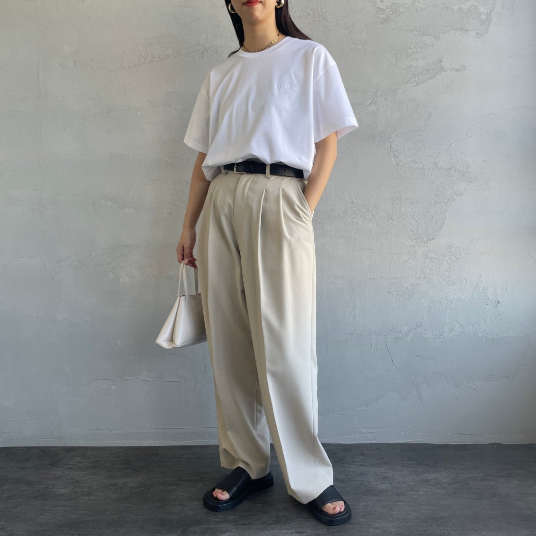 TATRAS [タトラス] 別注 GLUTO ショートスリーブTシャツ [MCKZ0764083968-JF] WHITE &&モデル身長：163cm 着用サイズ：1&&
