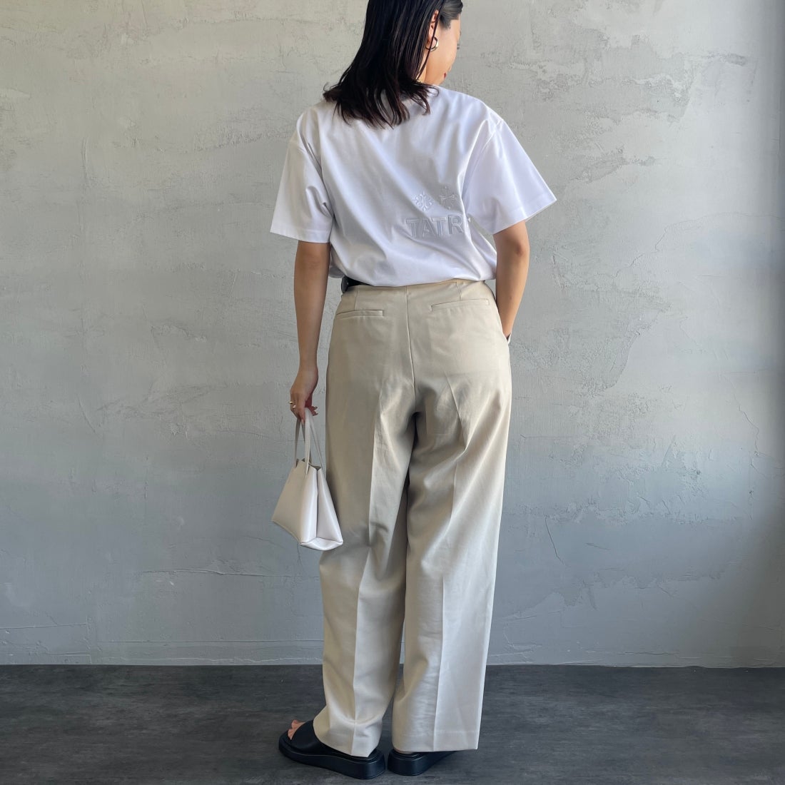 TATRAS [タトラス] 別注 GLUTO ショートスリーブTシャツ [MCKZ0764083968-JF] WHITE &&モデル身長：163cm 着用サイズ：1&&