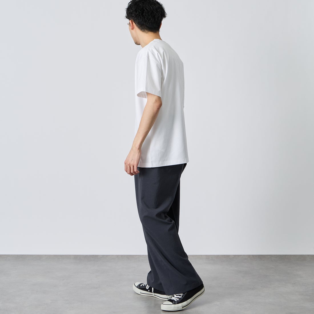 TATRAS [タトラス] 別注 GLUTO ショートスリーブTシャツ [MCKZ0764083968-JF] WHITE &&モデル身長：168cm 着用サイズ：2&&