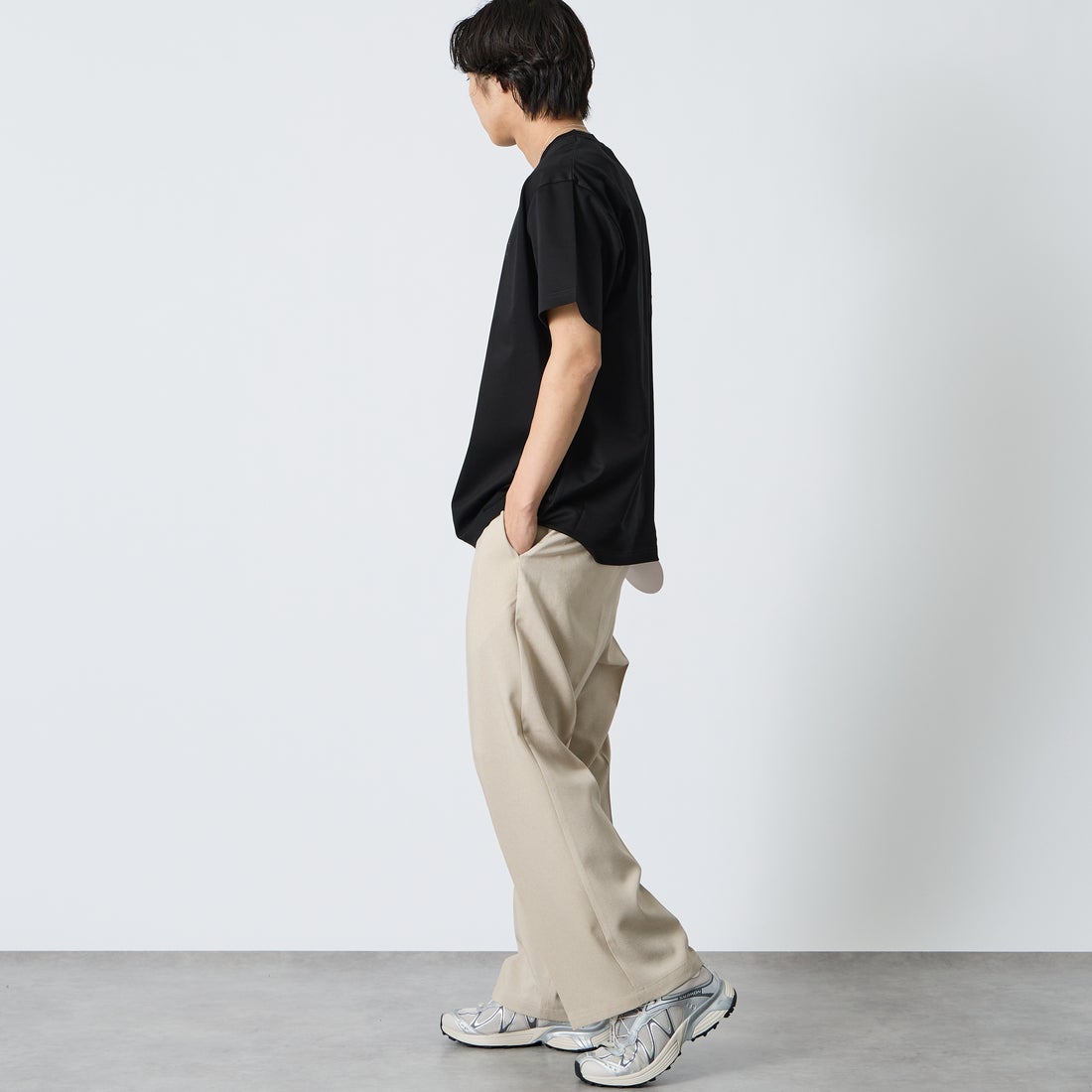 TATRAS [タトラス] 別注 GLUTO ショートスリーブTシャツ [MCKZ0764083968-JF] BLACK &&モデル身長：179cm 着用サイズ：4&&