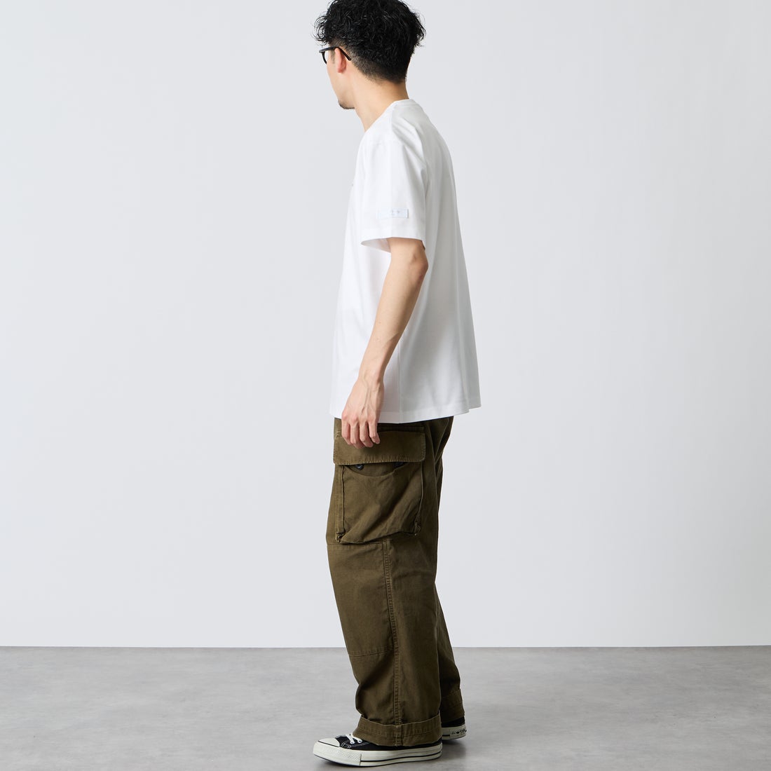 TATRAS [タトラス] 別注 DANILO ショートスリーブTシャツ [MCKZ0765083968-JF] WHITE &&モデル身長：168cm 着用サイズ：2&&
