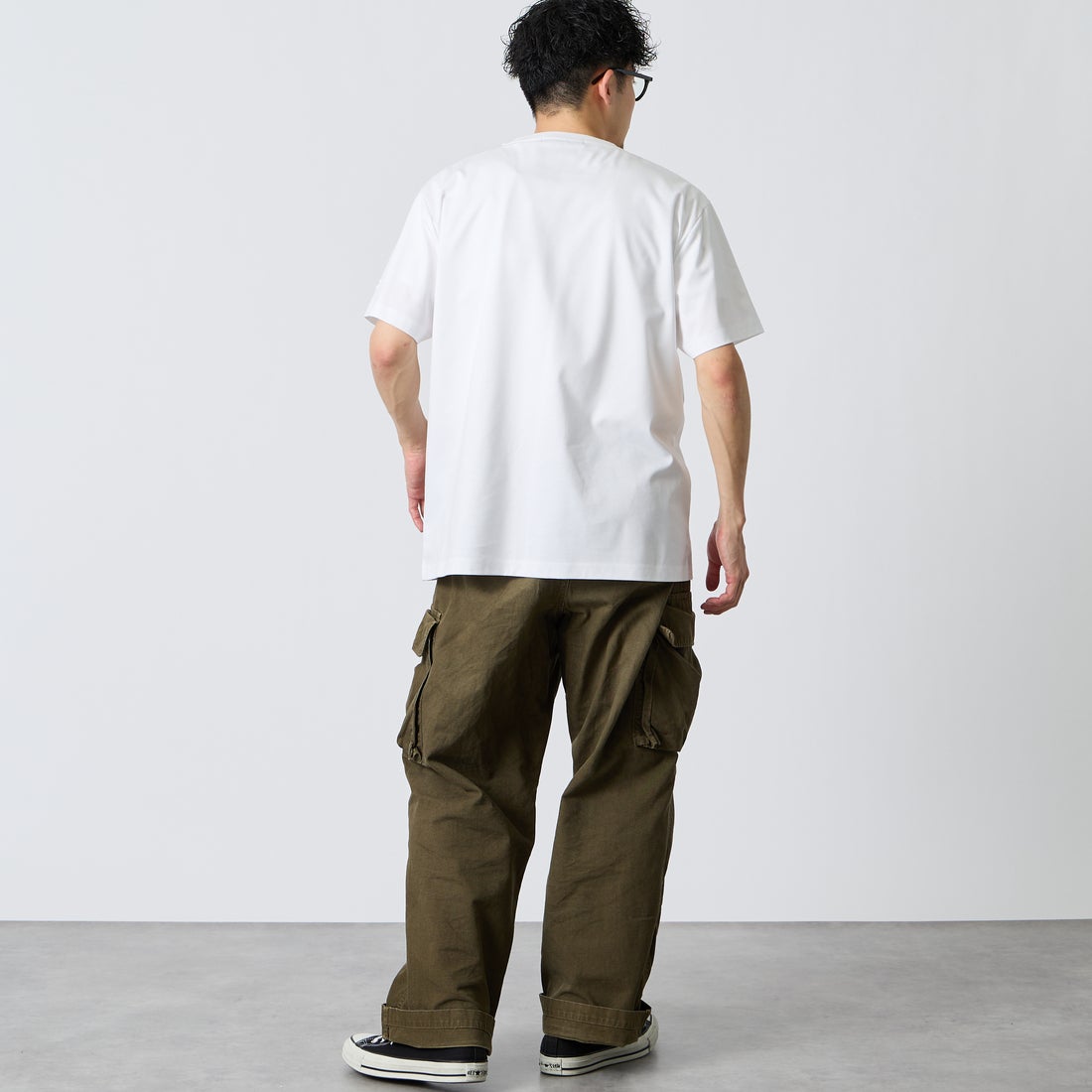 TATRAS [タトラス] 別注 DANILO ショートスリーブTシャツ [MCKZ0765083968-JF] WHITE &&モデル身長：168cm 着用サイズ：2&&