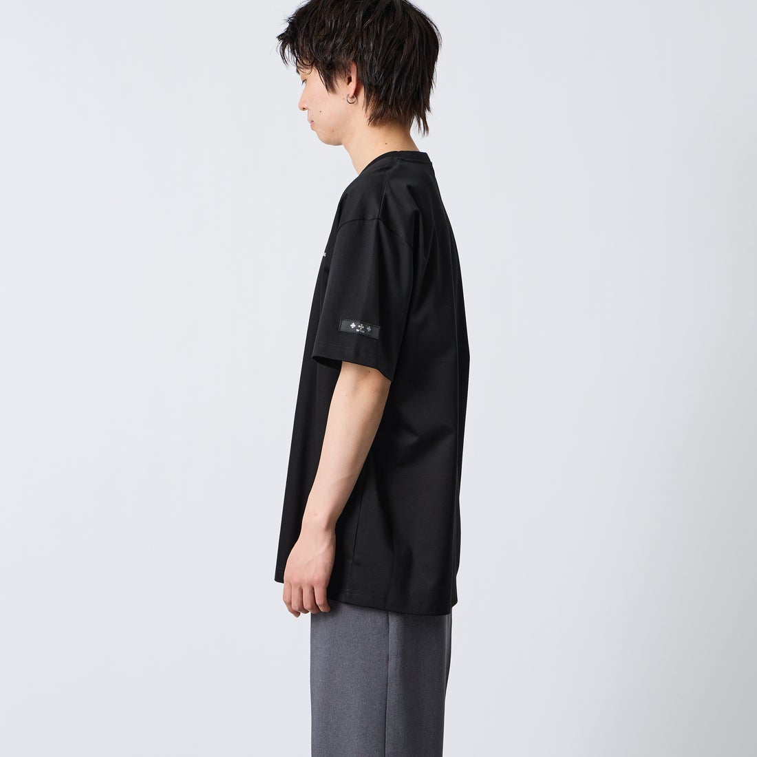 TATRAS [タトラス] 別注 DANILO ショートスリーブTシャツ [MCKZ0765083968-JF] BLACK &&モデル身長：177cm 着用サイズ：4&&