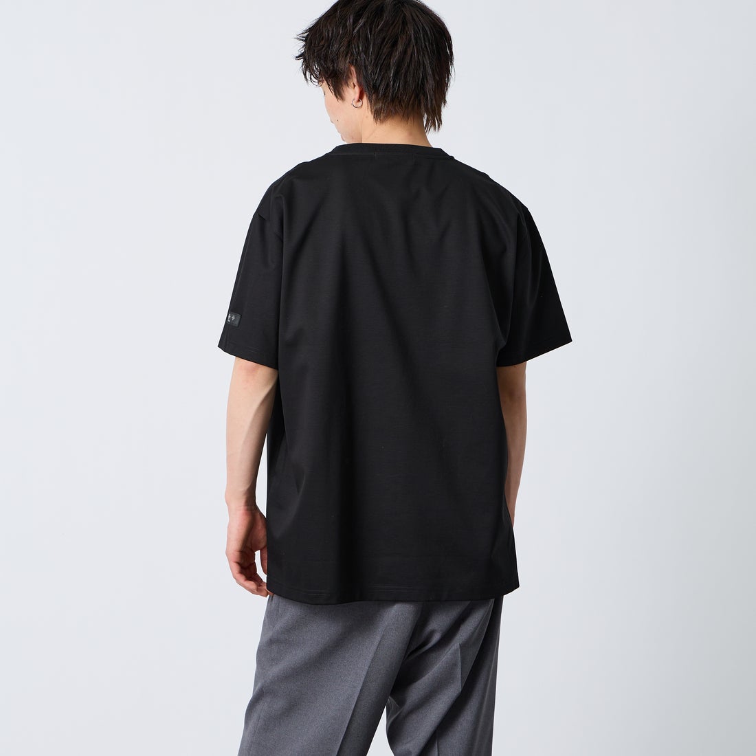 TATRAS [タトラス] 別注 DANILO ショートスリーブTシャツ [MCKZ0765083968-JF] BLACK &&モデル身長：177cm 着用サイズ：4&&