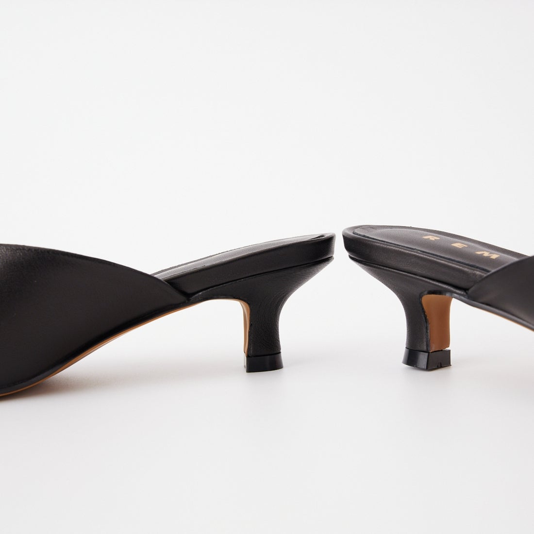 REMME [レメ] SHEEP LEATHER SOFIA サンダル [ZH-26S023-SO] NEGRO