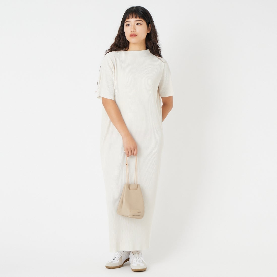 USINE [ユジーヌ] プリーツマキシワンピース [IN4-OP-6] OFF WHITE &&モデル身長：162cm 着用サイズ：36&&