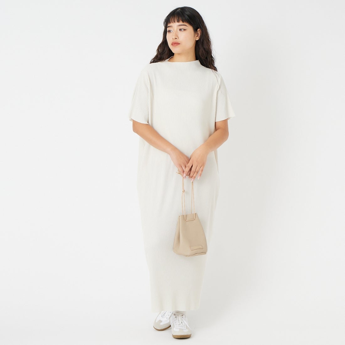 USINE [ユジーヌ] プリーツマキシワンピース [IN4-OP-6] OFF WHITE &&モデル身長：162cm 着用サイズ：36&&