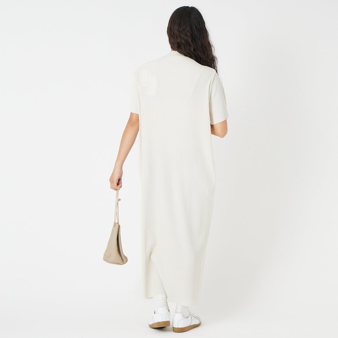 USINE [ユジーヌ] プリーツマキシワンピース [IN4-OP-6] OFF WHITE &&モデル身長：162cm 着用サイズ：36&&