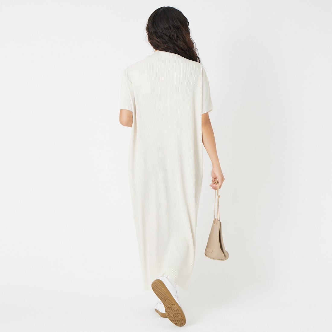 USINE [ユジーヌ] プリーツマキシワンピース [IN4-OP-6] OFF WHITE &&モデル身長：162cm 着用サイズ：36&&