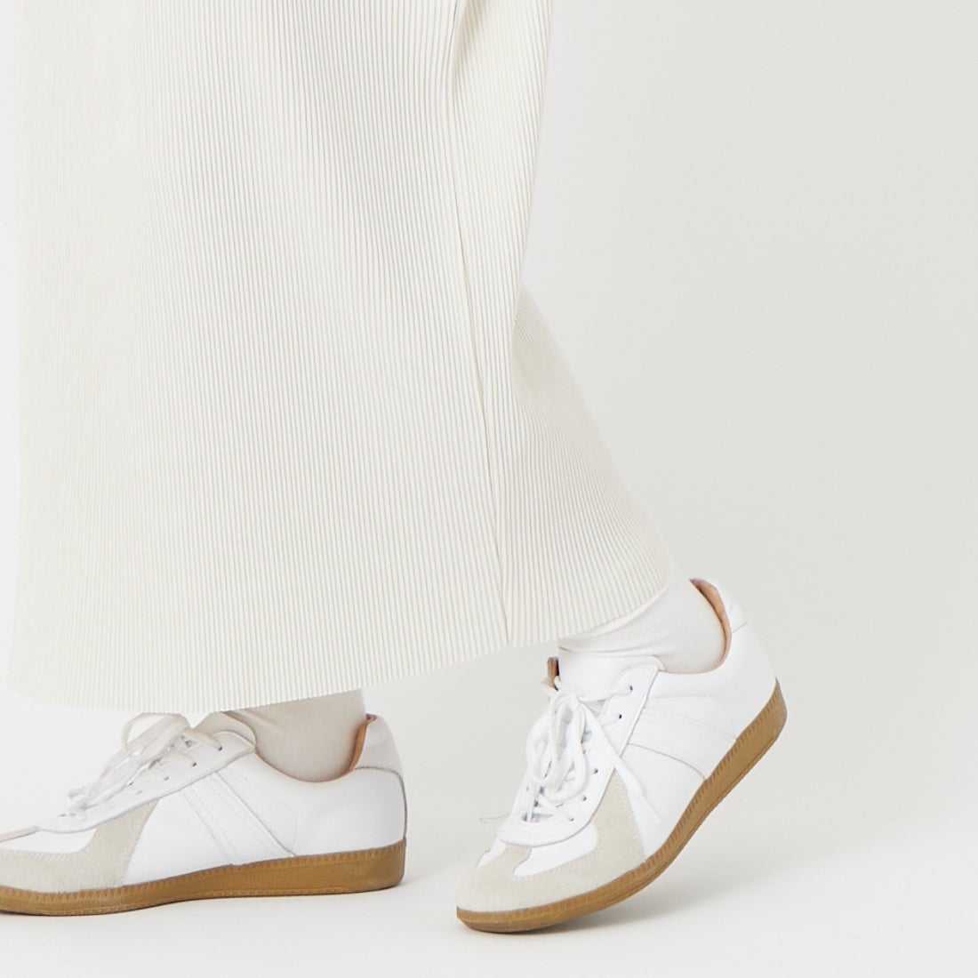 USINE [ユジーヌ] プリーツマキシワンピース [IN4-OP-6] OFF WHITE &&モデル身長：162cm 着用サイズ：36&&