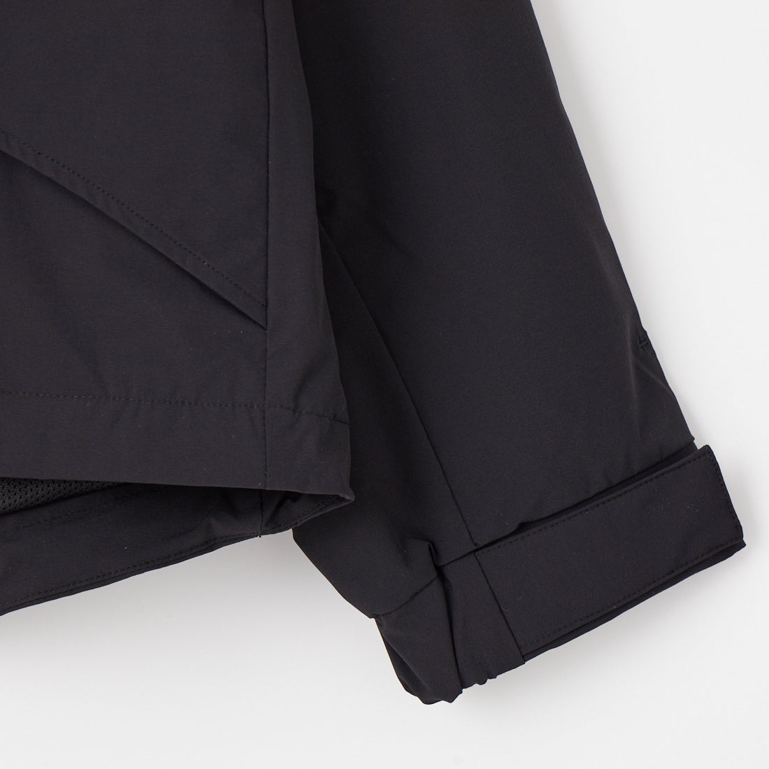 +phenix [プラスフェニックス] テックエクワックスジャケット [POO-26018F] SN90 BLACK