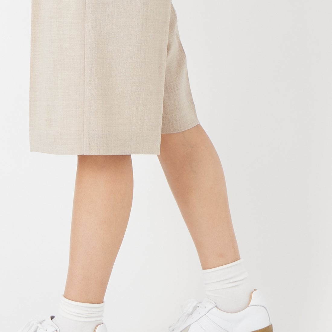 USINE [ユジーヌ] リネンライク2タックバミューダパンツ [21267060] 033 ﾍﾞｰｼﾞｭ &&モデル身長：162cm 着用サイズ：36&&