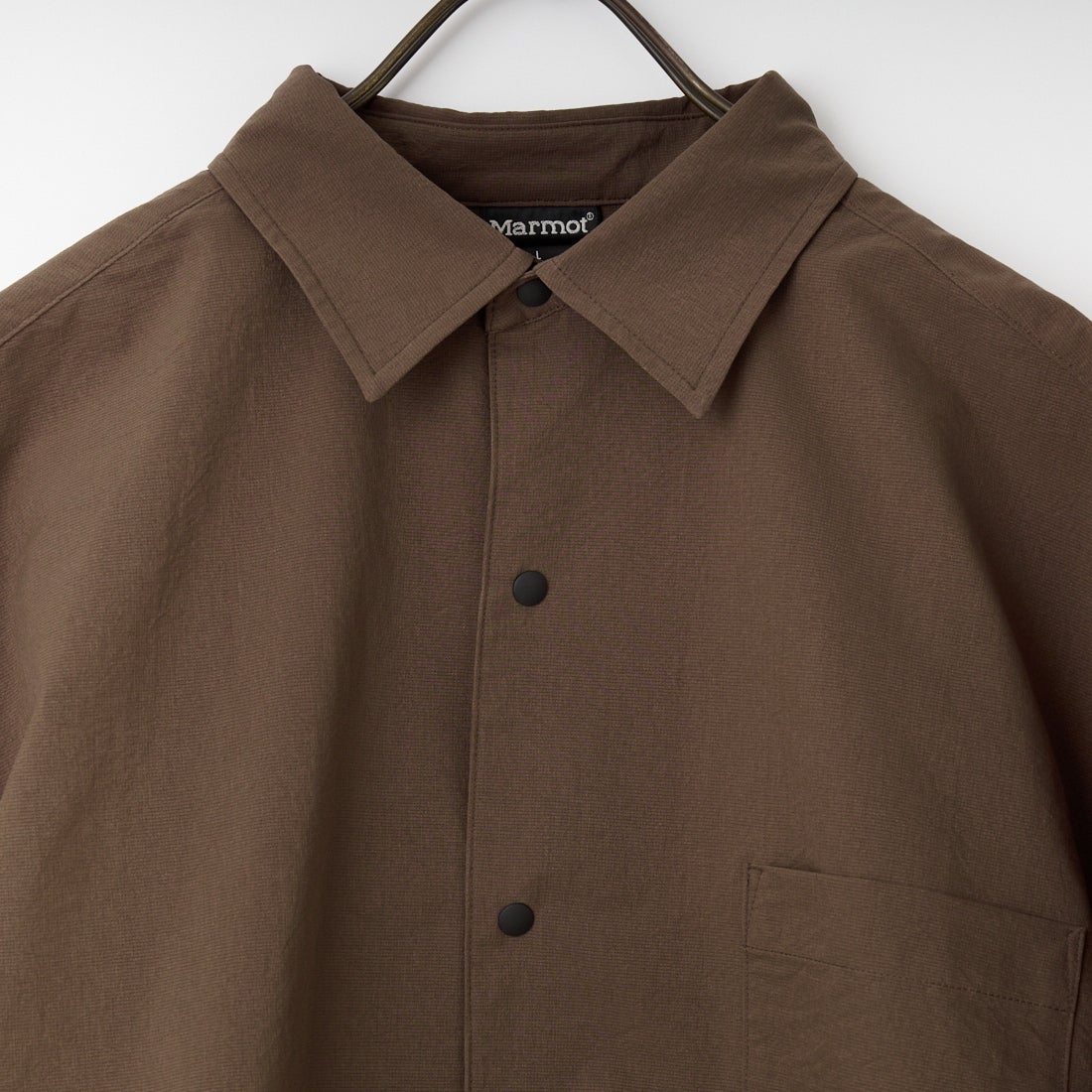 Marmot [マーモット] 別注 Dot Air ワンポイント刺繍ロゴ ショートスリーブシャツ [MTSS26MSH332IN-JF] BROWN