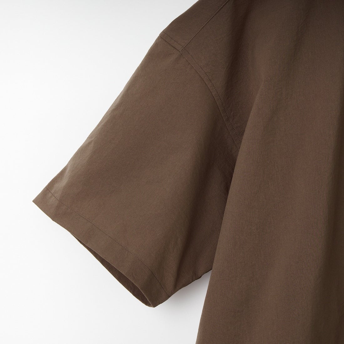 Marmot [マーモット] 別注 Dot Air ワンポイント刺繍ロゴ ショートスリーブシャツ [MTSS26MSH332IN-JF] BROWN