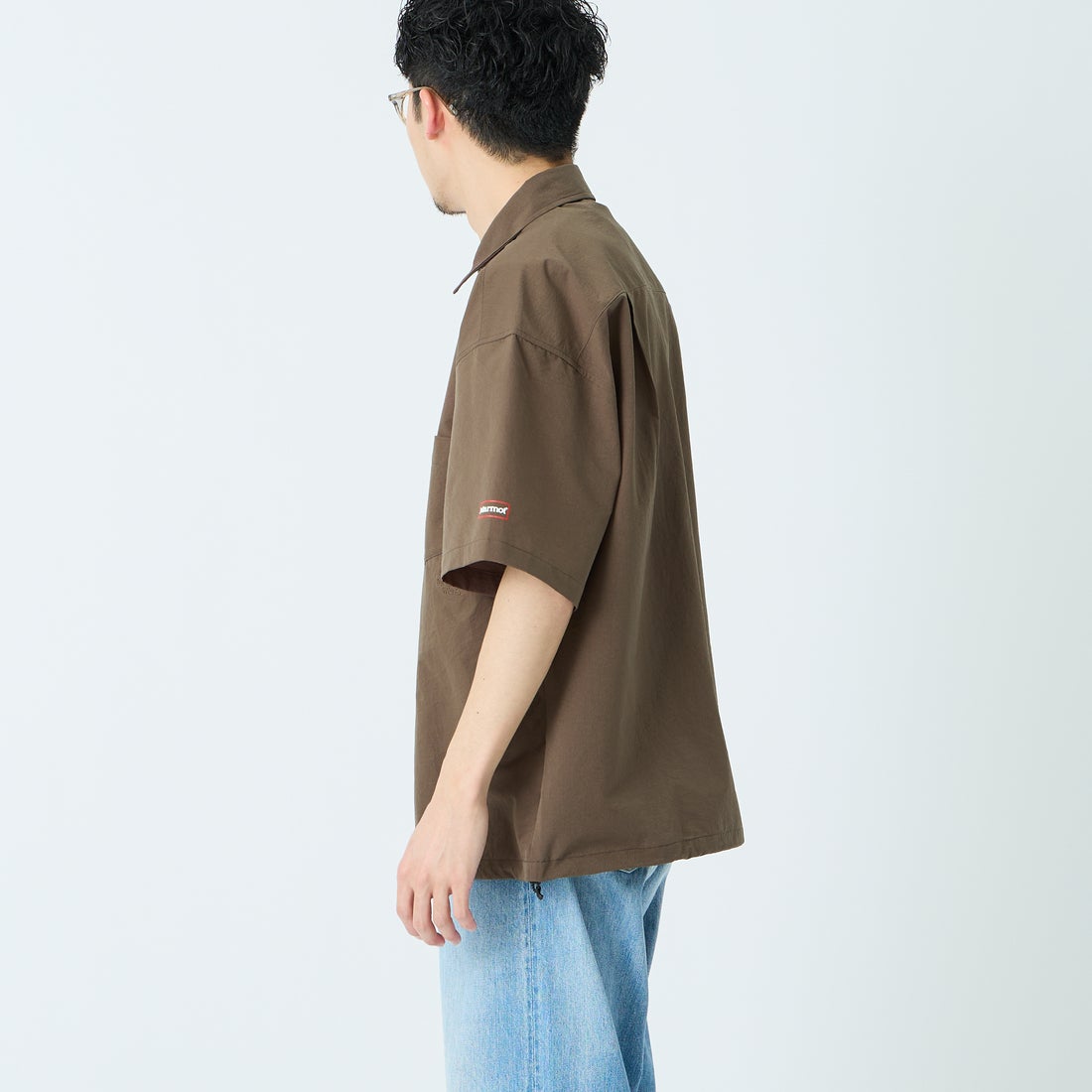 Marmot [マーモット] 別注 Dot Air ワンポイント刺繍ロゴ ショートスリーブシャツ [MTSS26MSH332IN-JF] BROWN &&モデル身長：168cm 着用サイズ：L&&