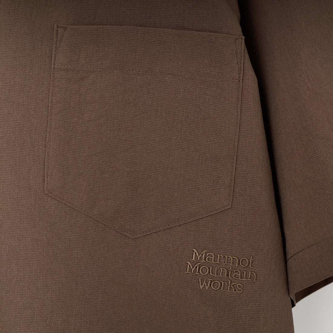 Marmot [マーモット] 別注 Dot Air ワンポイント刺繍ロゴ ショートスリーブシャツ [MTSS26MSH332IN-JF] BROWN