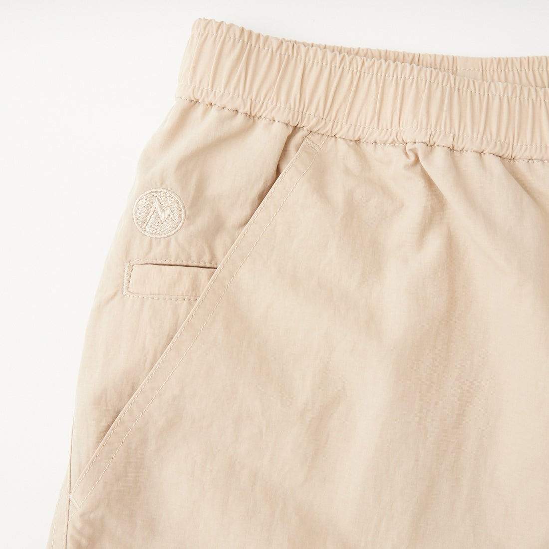 Marmot [マーモット] 別注 ワンポイントワッペンロゴ ユーティリティー ショートパンツ [MTSS26MHP341IN-JF] L.BEIGE
