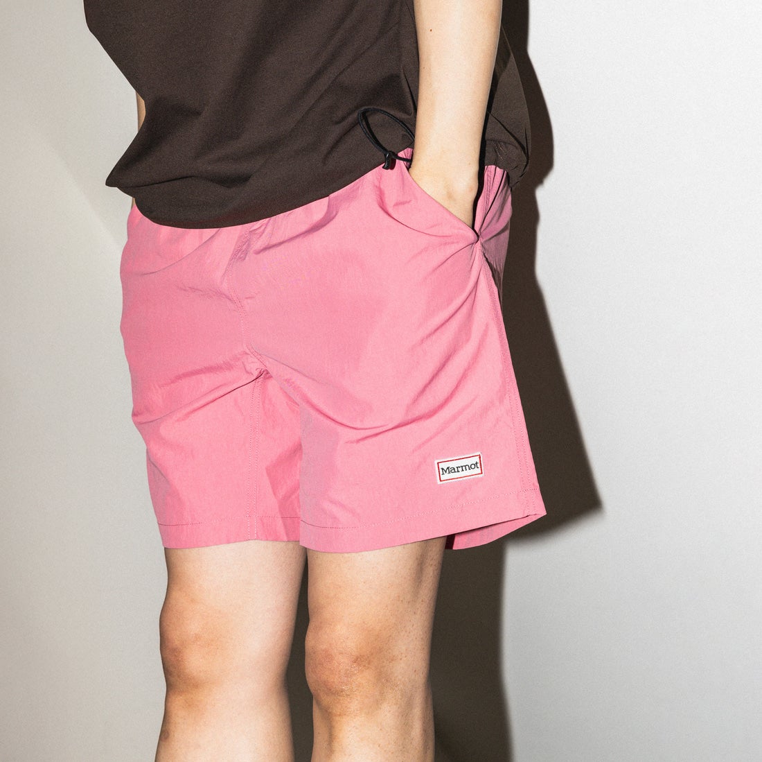 Marmot [マーモット] 別注 ワンポイントワッペンロゴ ユーティリティー ショートパンツ [MTSS26MHP341IN-JF] MOCA