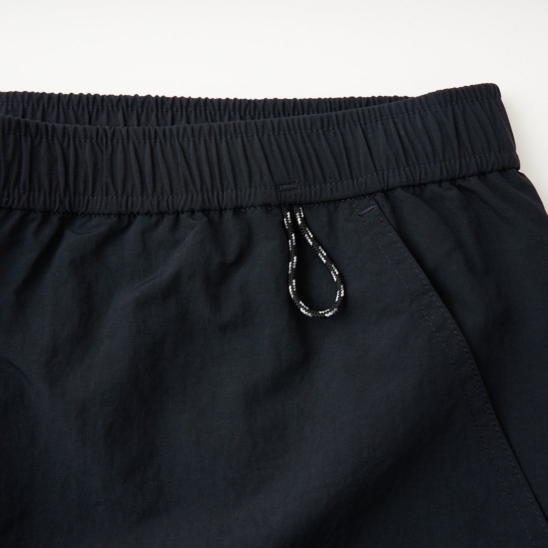 Marmot [マーモット] 別注 ワンポイントワッペンロゴ ユーティリティー ショートパンツ [MTSS26MHP341IN-JF] BLACK