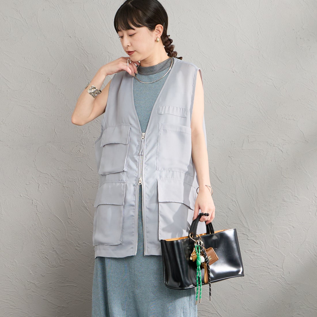 Maison de L'allure [メゾン ドゥ ラリュール] シアーハンティングジャケット [M26312010] 05 L.GRAY &&モデル身長：150cm 着用サイズ：F&&