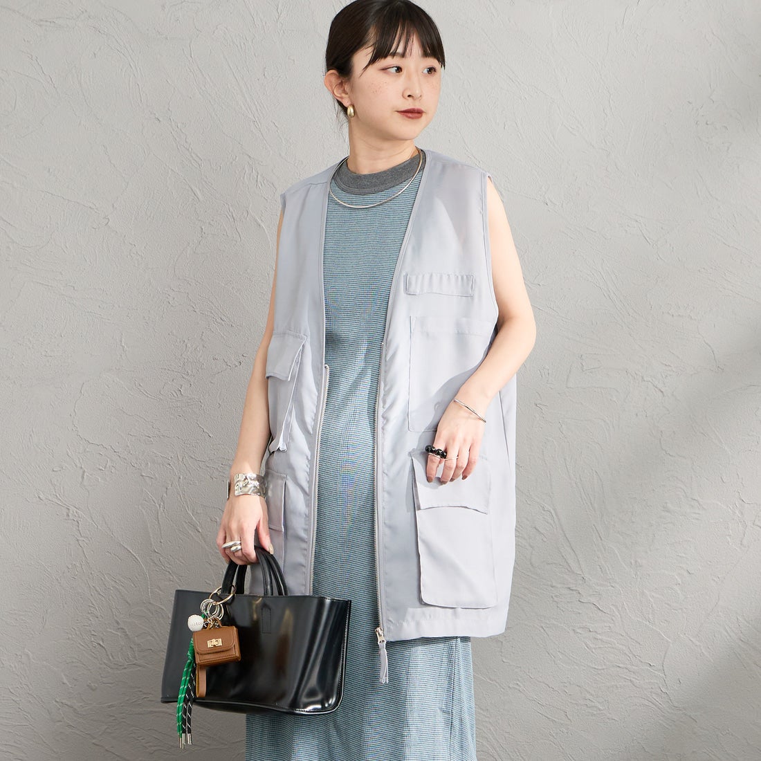 Maison de L'allure [メゾン ドゥ ラリュール] シアーハンティングジャケット [M26312010] 05 L.GRAY &&モデル身長：150cm 着用サイズ：F&&