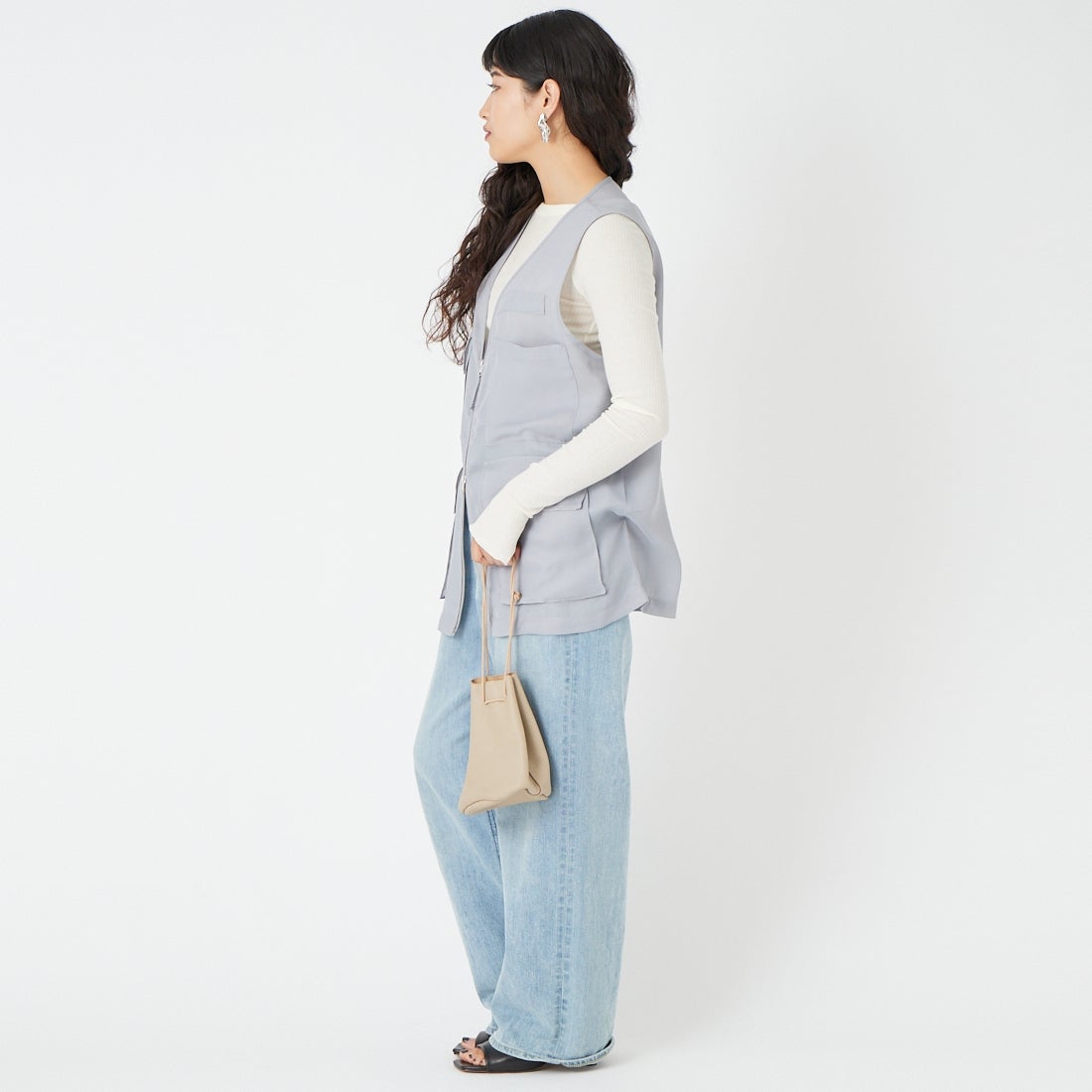 Maison de L'allure [メゾン ドゥ ラリュール] シアーハンティングジャケット [M26312010] 05 L.GRAY &&モデル身長：162cm 着用サイズ：F&&