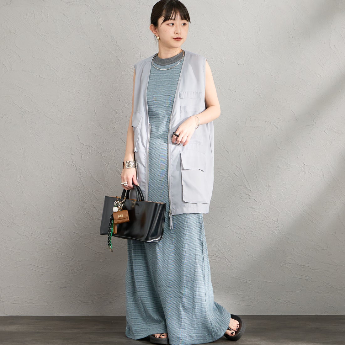 Maison de L'allure [メゾン ドゥ ラリュール] シアーハンティングジャケット [M26312010] 05 L.GRAY &&モデル身長：150cm 着用サイズ：F&&