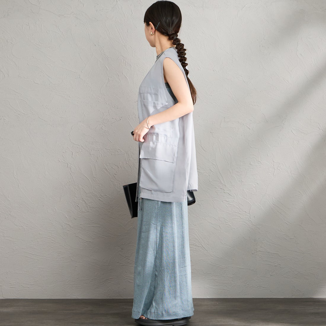 Maison de L'allure [メゾン ドゥ ラリュール] シアーハンティングジャケット [M26312010] 05 L.GRAY &&モデル身長：150cm 着用サイズ：F&&