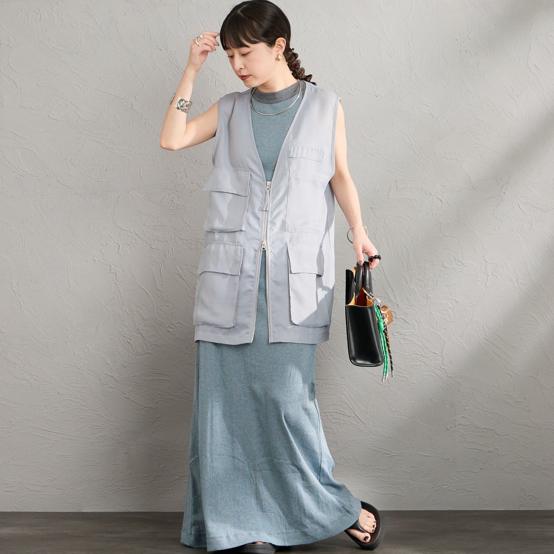 Maison de L'allure [メゾン ドゥ ラリュール] シアーハンティングジャケット [M26312010] 05 L.GRAY &&モデル身長：150cm 着用サイズ：F&&