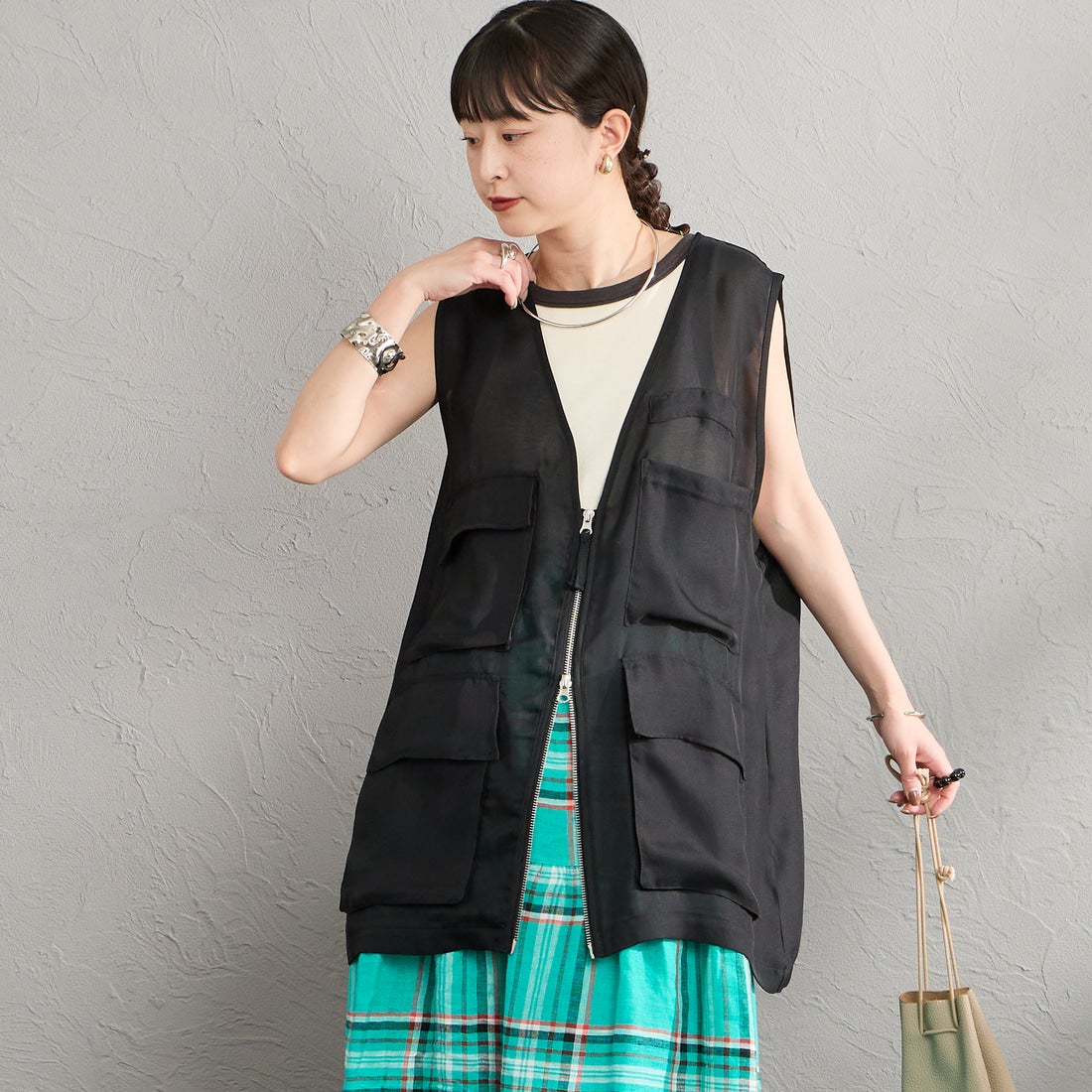 Maison de L'allure [メゾン ドゥ ラリュール] シアーハンティングジャケット [M26312010] 09 BLACK &&モデル身長：150cm 着用サイズ：F&&