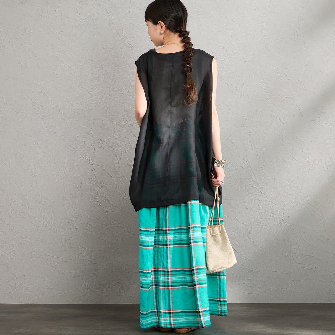 Maison de L'allure [メゾン ドゥ ラリュール] シアーハンティングジャケット [M26312010] 09 BLACK &&モデル身長：150cm 着用サイズ：F&&