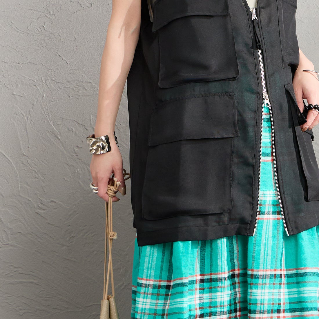 Maison de L'allure [メゾン ドゥ ラリュール] シアーハンティングジャケット [M26312010] 09 BLACK &&モデル身長：150cm 着用サイズ：F&&
