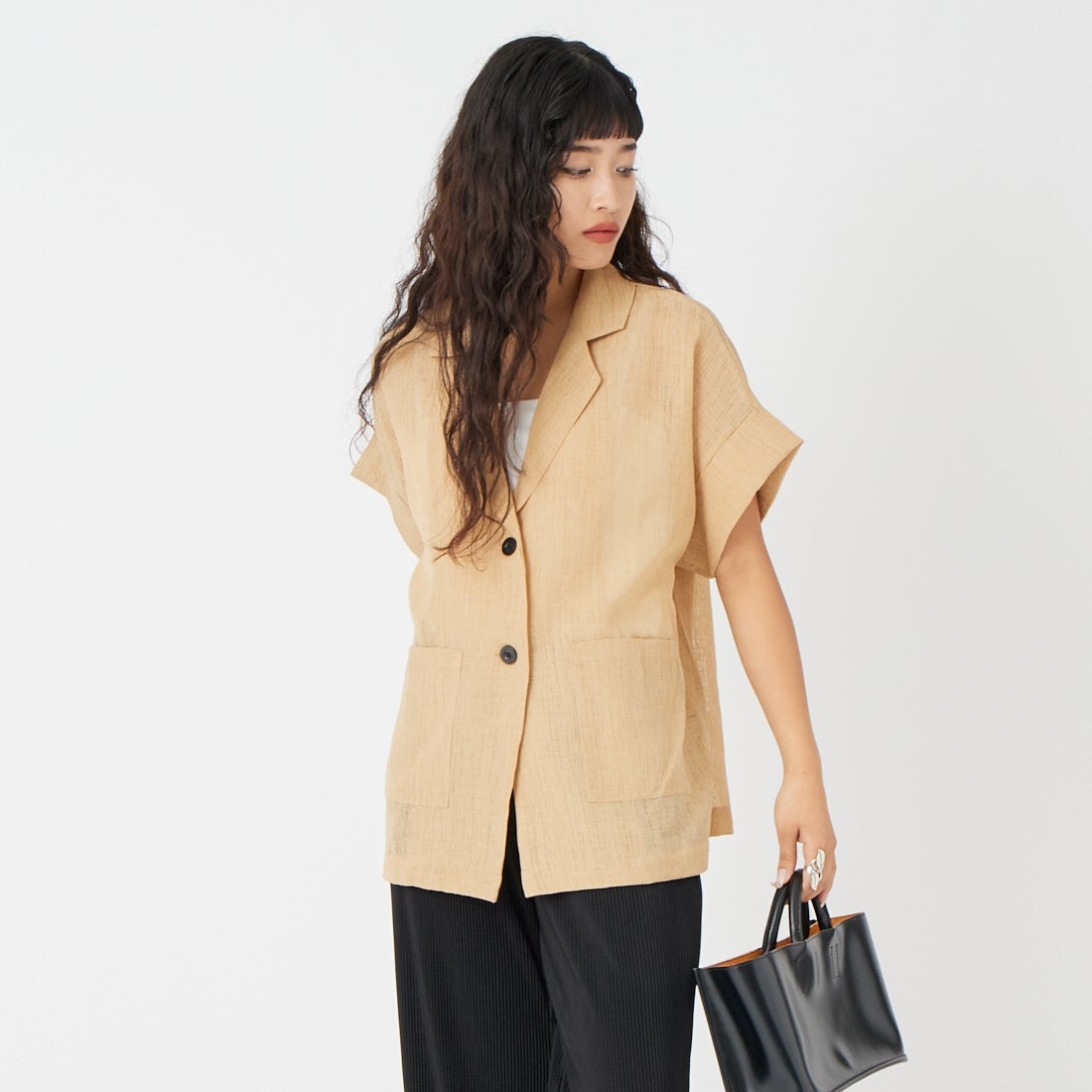 Maison de L'allure [メゾン ドゥ ラリュール] リネンライク ハーフスリーブシアージャケット [M26312017] 22 BEIGE &&モデル身長：162cm 着用サイズ：F&&