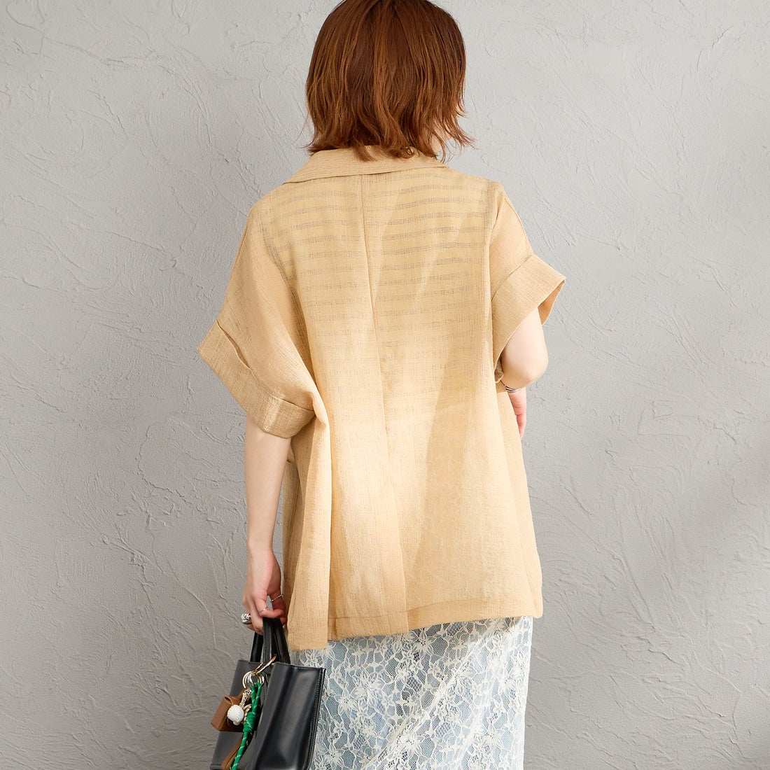 Maison de L'allure [メゾン ドゥ ラリュール] リネンライク ハーフスリーブシアージャケット [M26312017] 22 BEIGE &&モデル身長：158cm 着用サイズ：F&&