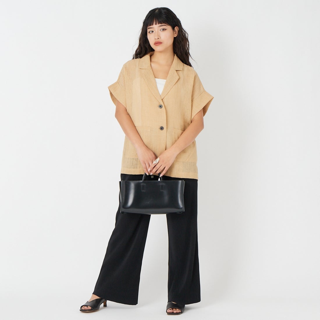 Maison de L'allure [メゾン ドゥ ラリュール] リネンライク ハーフスリーブシアージャケット [M26312017] 22 BEIGE &&モデル身長：162cm 着用サイズ：F&&