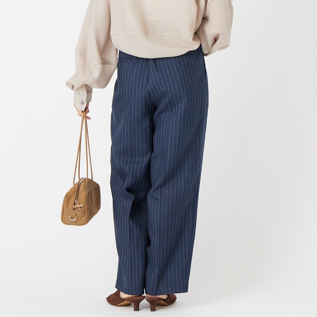 USINE [ユジーヌ] リネンライク2タックワイドパンツ [21267059] 076 ﾈｲﾋﾞｰS &&モデル身長：162cm 着用サイズ：34&&