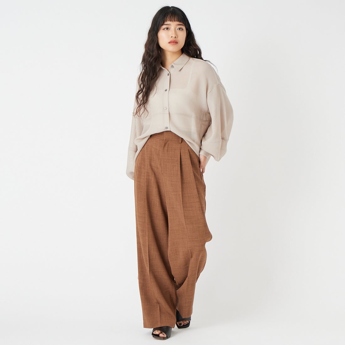 USINE [ユジーヌ] リネンライク2タックワイドパンツ [21267059] 037 ﾌﾞﾗｳﾝ &&モデル身長：162cm 着用サイズ：34&&