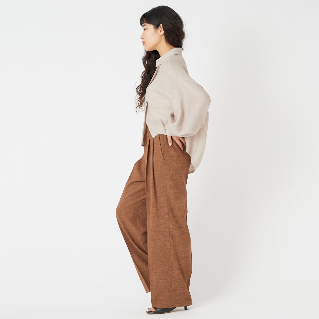 USINE [ユジーヌ] リネンライク2タックワイドパンツ [21267059] 037 ﾌﾞﾗｳﾝ &&モデル身長：162cm 着用サイズ：34&&