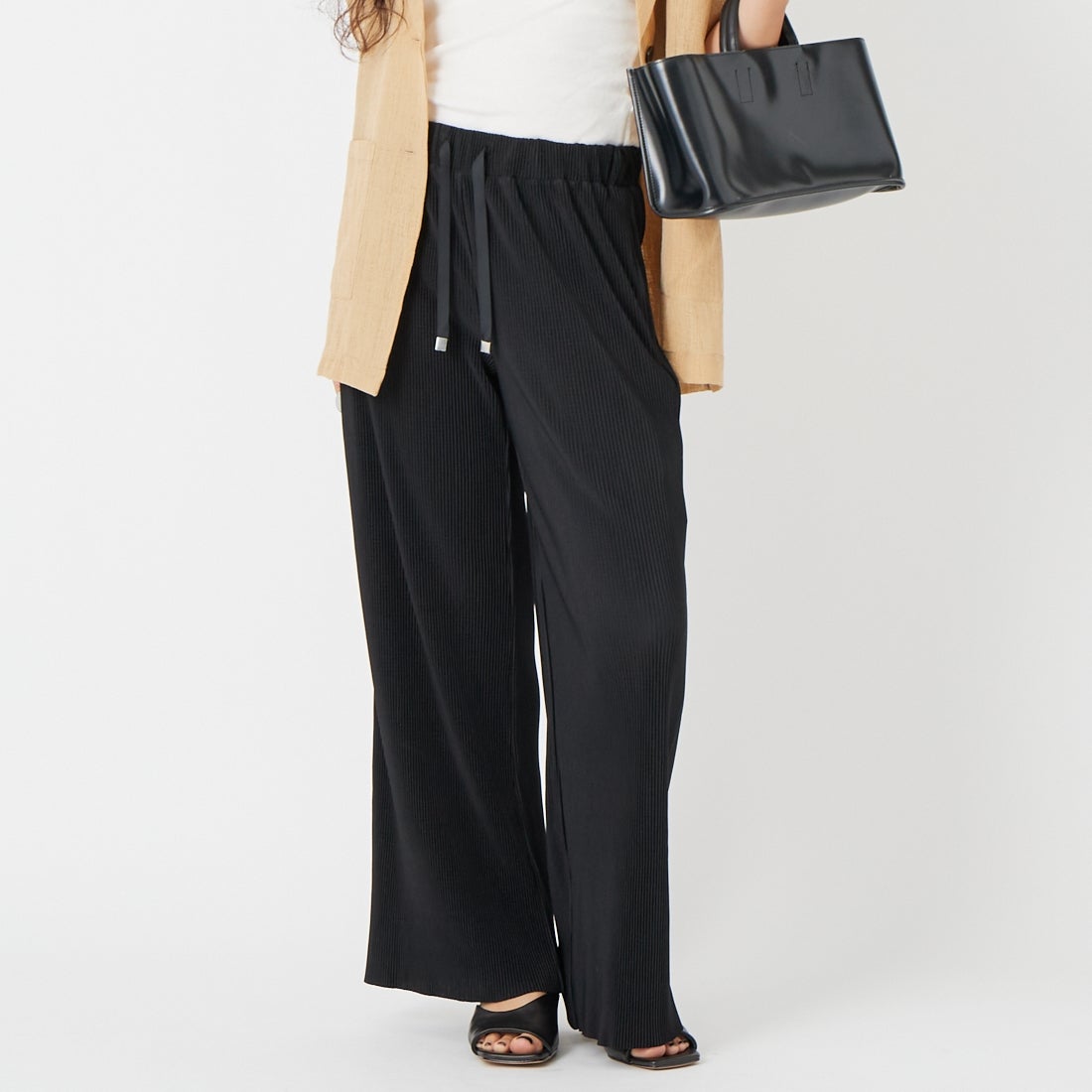 USINE [ユジーヌ] プリーツフレアパンツ [IN27-PT-6] BLACK &&モデル身長：162cm 着用サイズ：36&&