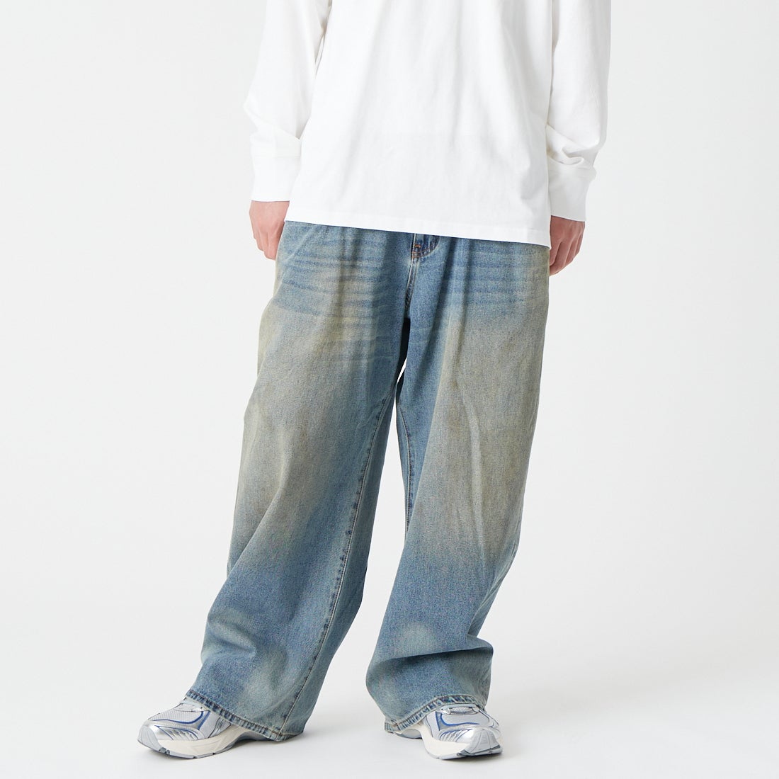 USED&&モデル身長：177cm 着用サイズ：L&&