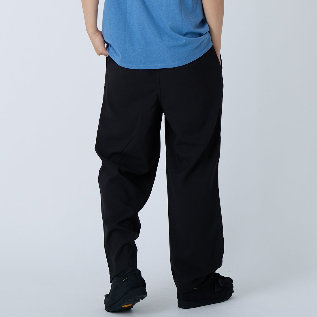 Noir Fabrik [ヌワールファブリック] CDマットウースストレッチバギーイージーパンツ [NF-262-014] 61 BLK &&モデル身長：179cm 着用サイズ：M&&