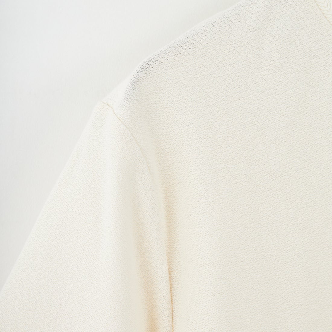 FRED PERRY [フレッドペリー] ワンポイントロゴ刺繍 ティップラインTシャツ [M2397] 560 ECRU