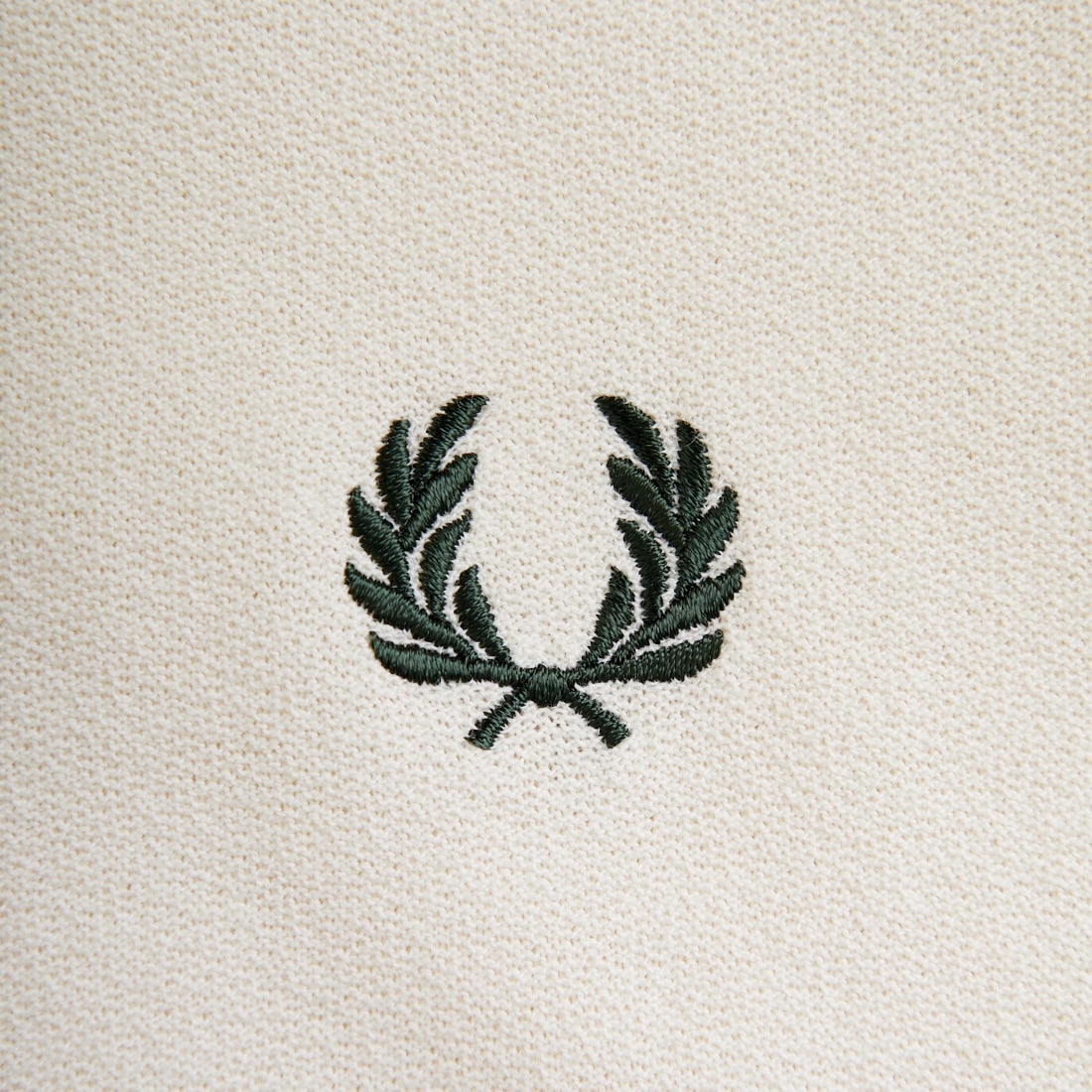 FRED PERRY [フレッドペリー] ワンポイントロゴ刺繍 ティップラインTシャツ [M2397] 560 ECRU