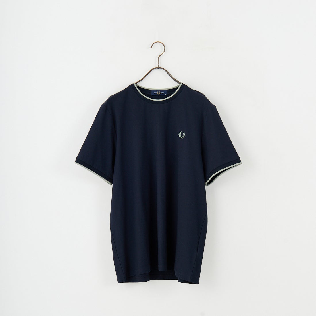 FRED PERRY [フレッドペリー] ワンポイントロゴ刺繍 ティップラインTシャツ [M2397] 608 NAVY