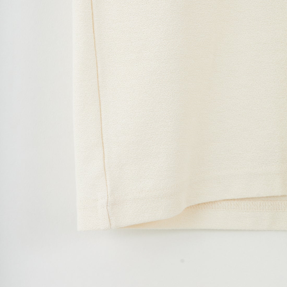 FRED PERRY [フレッドペリー] ワンポイントロゴ刺繍 ティップラインTシャツ [M2397] 560 ECRU