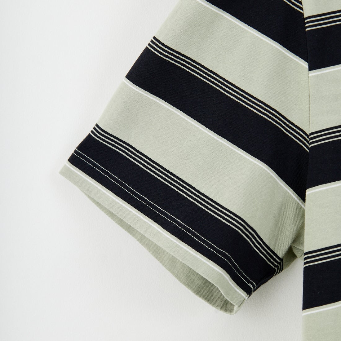 FRED PERRY [フレッドペリー] ファインストライプ ワンポイントロゴ刺繍Tシャツ [M2409] M37 SEAGRA