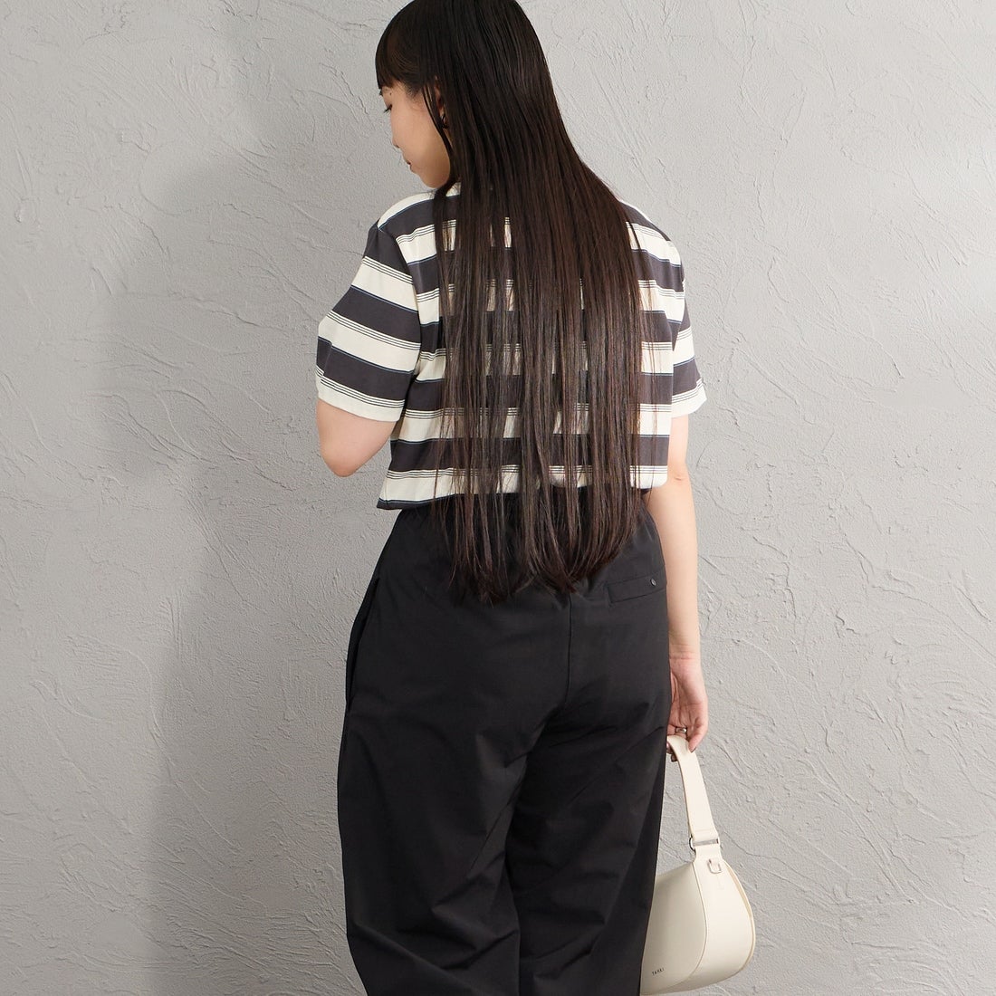 FRED PERRY [フレッドペリー] ファインストライプ ワンポイントロゴ刺繍Tシャツ [M2409] 297 ANCHOR &&モデル身長：156cm 着用サイズ：S&&