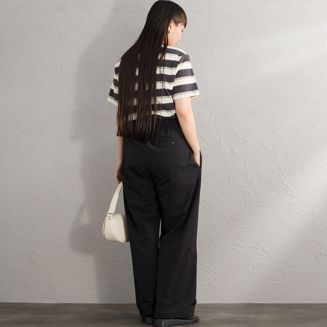 FRED PERRY [フレッドペリー] ファインストライプ ワンポイントロゴ刺繍Tシャツ [M2409] 297 ANCHOR &&モデル身長：156cm 着用サイズ：S&&