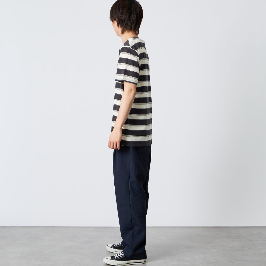 FRED PERRY [フレッドペリー] ファインストライプ ワンポイントロゴ刺繍Tシャツ [M2409] 297 ANCHOR &&モデル身長：177cm 着用サイズ：L&&
