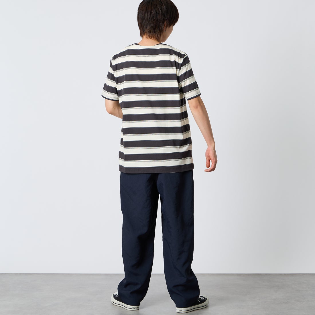 FRED PERRY [フレッドペリー] ファインストライプ ワンポイントロゴ刺繍Tシャツ [M2409] 297 ANCHOR &&モデル身長：177cm 着用サイズ：L&&